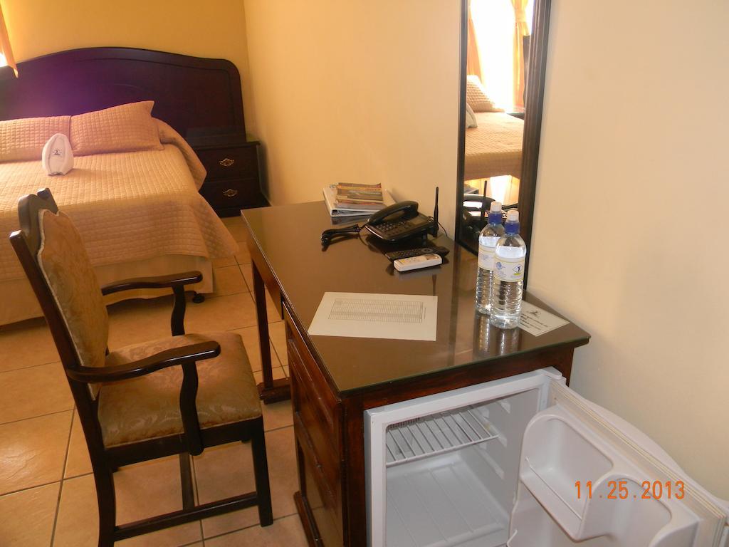 Comayagua Golf Club Room photo